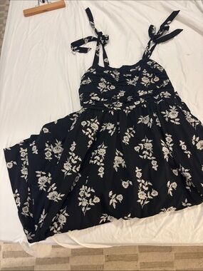 Abercrombie & Fitch Smocked Maxi Dress